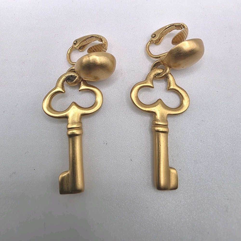 Vintage Yellow Gold Tone Heart Key Stud Earrings Clip On Love Theme